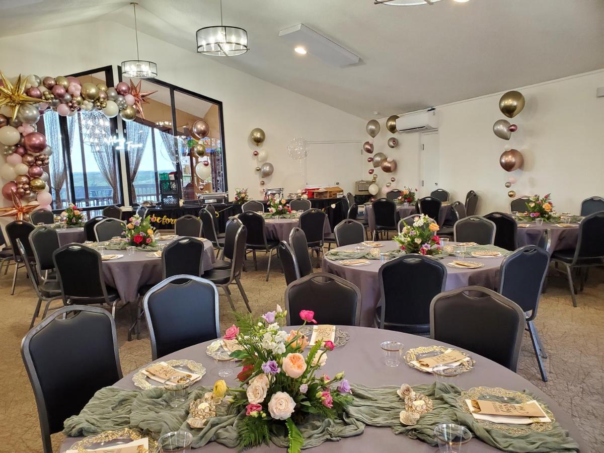Pinemark Inn Suites Events Saint Clair Екстер'єр фото