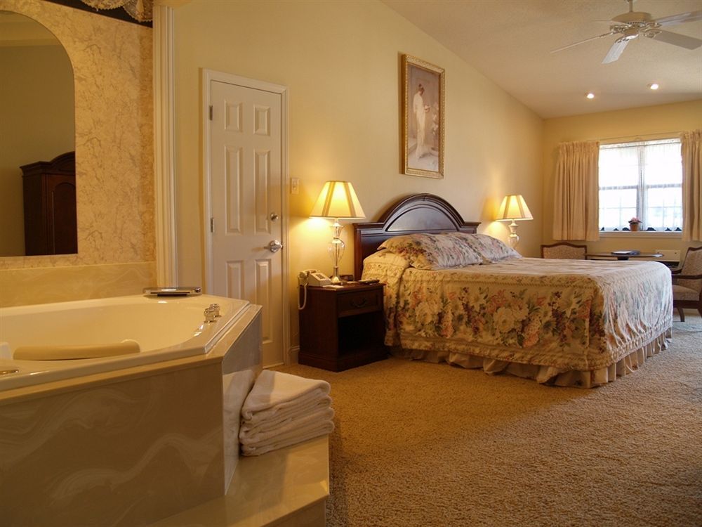 Pinemark Inn Suites Events Saint Clair Екстер'єр фото