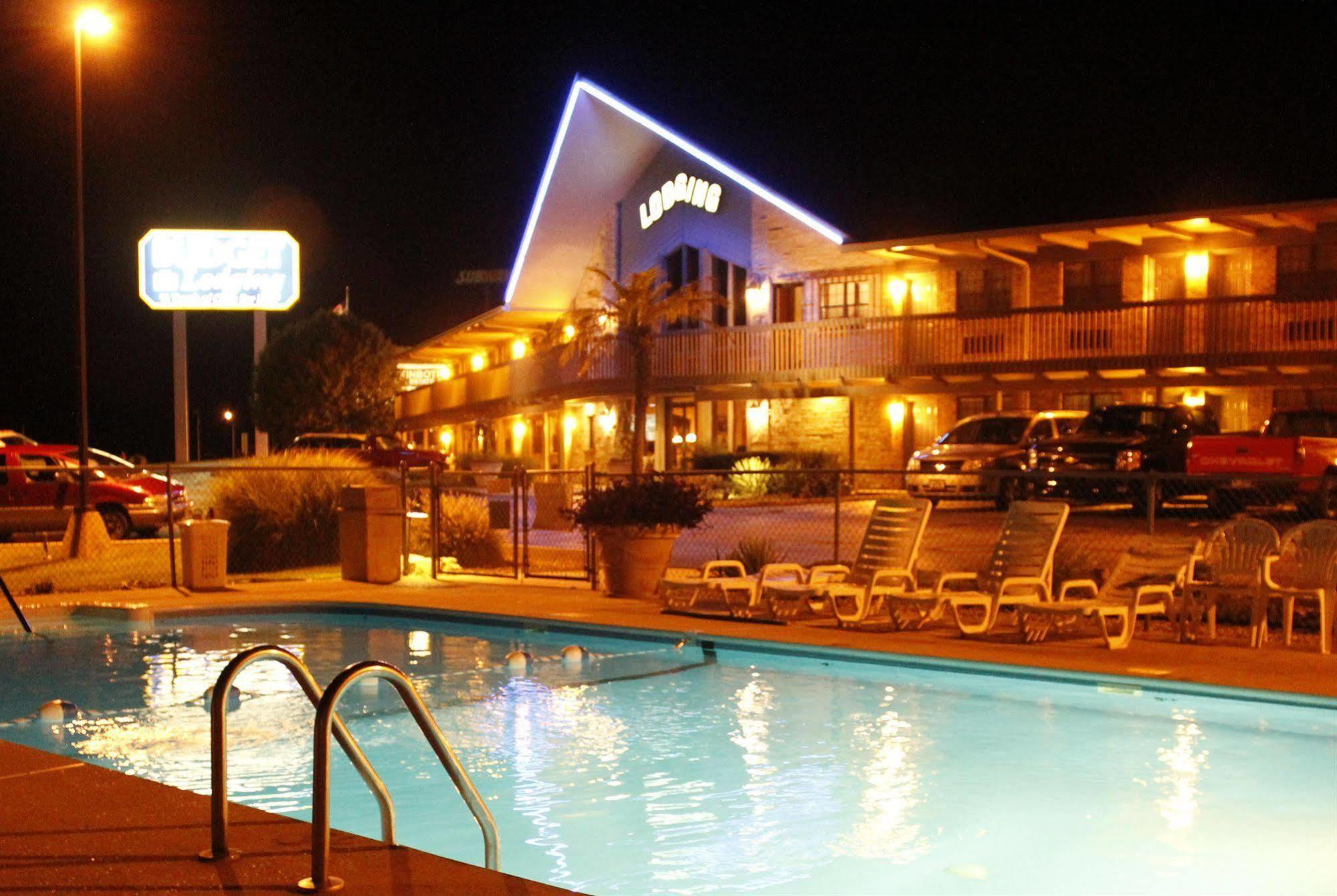 Pinemark Inn Suites Events Saint Clair Екстер'єр фото