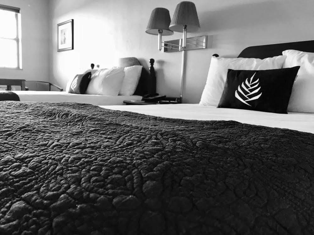 Pinemark Inn Suites Events Saint Clair Екстер'єр фото